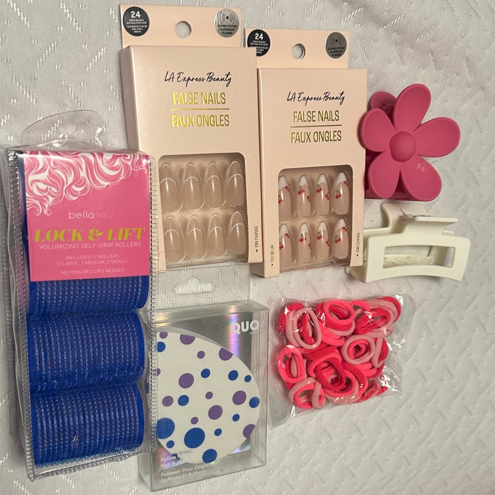 Beauty Accessory Set with False Nails and Hair Rollers